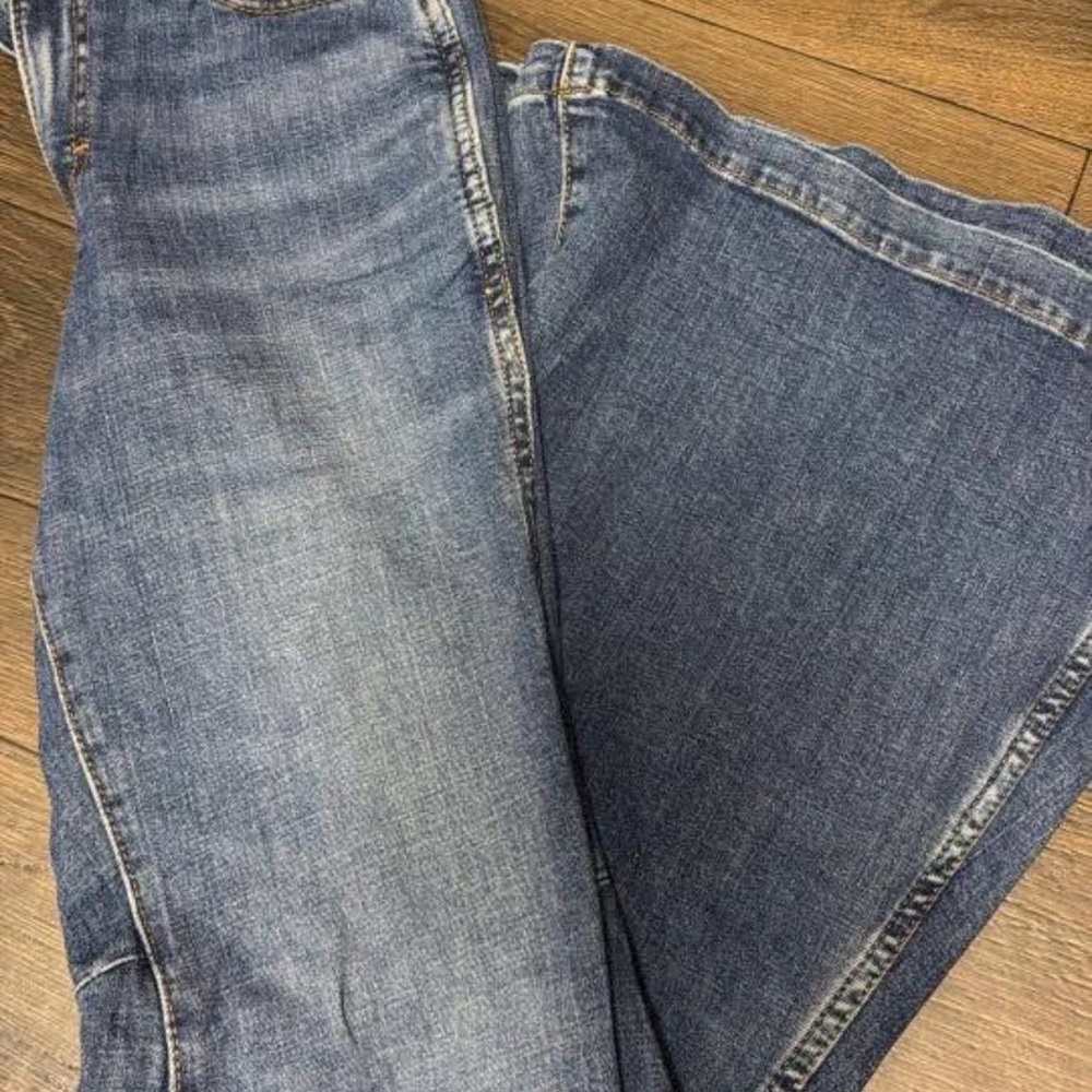 Wrangler Women's Boot Cut Jeans in Dark Blue